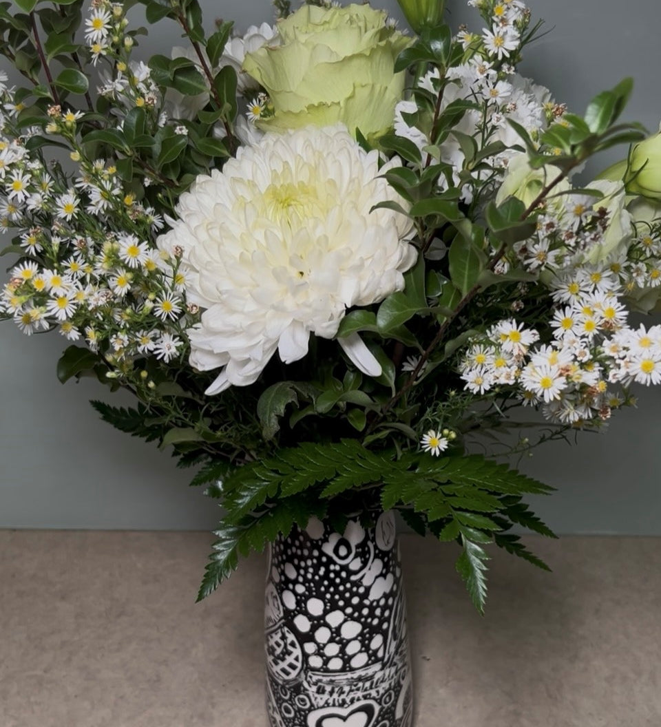 bw_vase_with_flowers.jpg