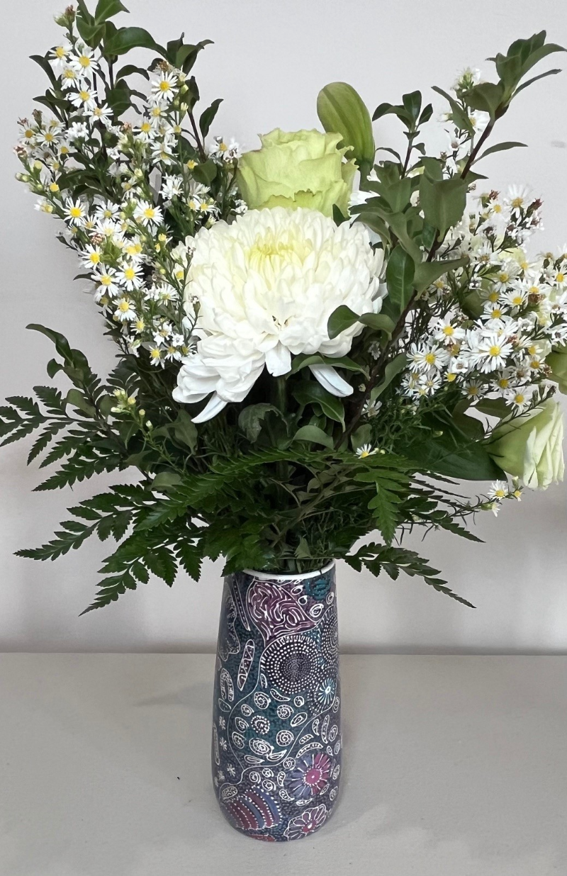 vase_with_flowers.png